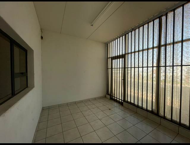 455M² WAREHOUSE TO LET IN CROWN