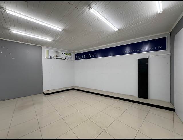 475M² SHOWROOM TO LET IN PAARDEN EILAND