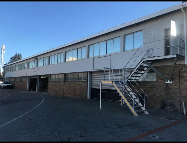 154M² OFFICE TO LET IN STIKLAND INDUSTRIAL