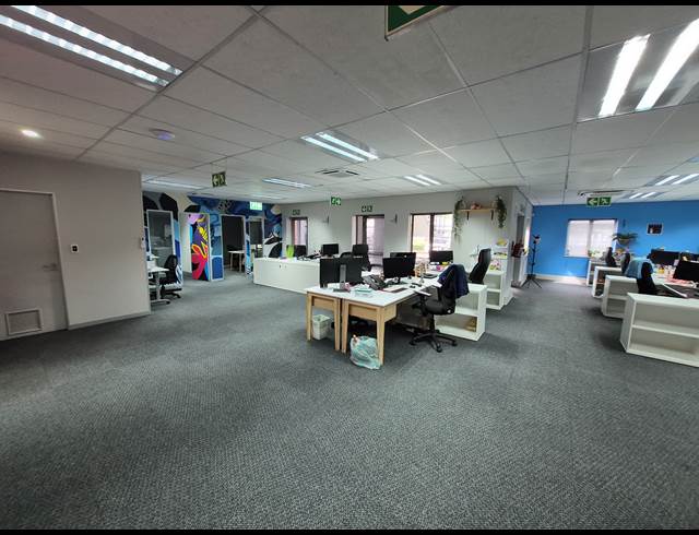 412M² OFFICE TO LET IN GREENSTONE HILL