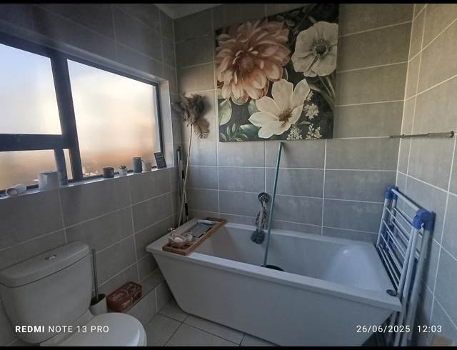 2 BEDROOM APARTMENT TO LET IN BALLITO CENTRAL