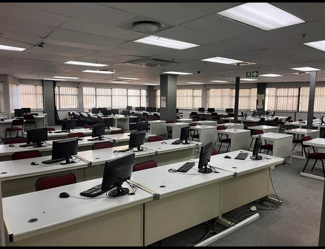 1,200M² OFFICE TO LET IN GERMISTON CENTRAL