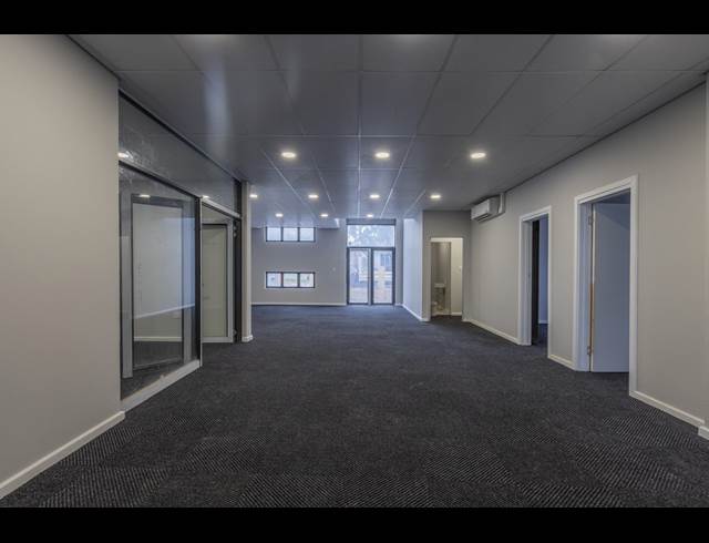 50M² BUILDING TO LET IN NEWTON PARK