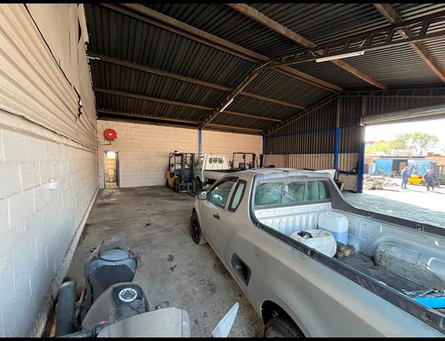 200M² WORKSHOP TO LET IN VULCANIA