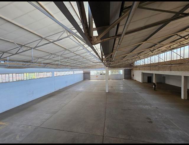 1,972M² WAREHOUSE TO LET IN BENROSE
