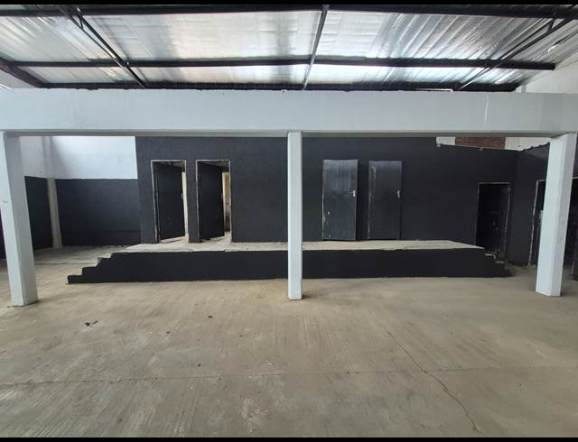 750M² WAREHOUSE TO LET IN DENVER