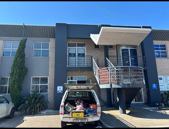 100M² OFFICE TO LET IN MILNERTON CENTRAL