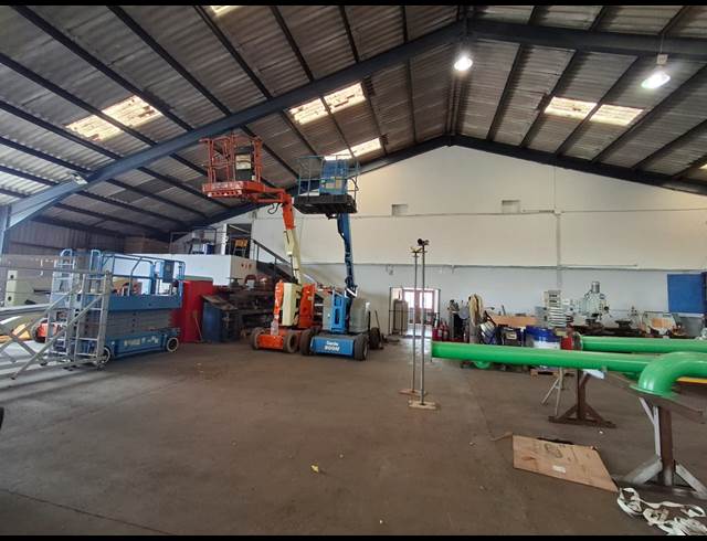 1,800M² WAREHOUSE TO LET IN WOODBROOK