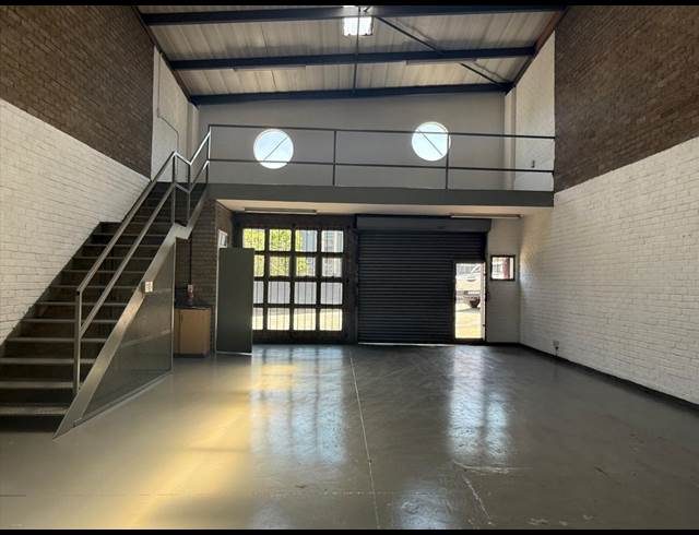125M² WAREHOUSE TO LET IN HALFWAY HOUSE