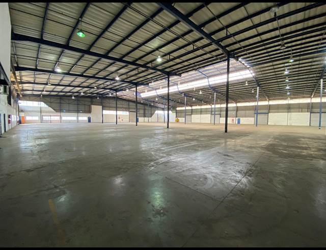 4,332M² WAREHOUSE TO LET IN JET PARK