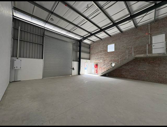 462M² WAREHOUSE TO LET IN FIRGROVE