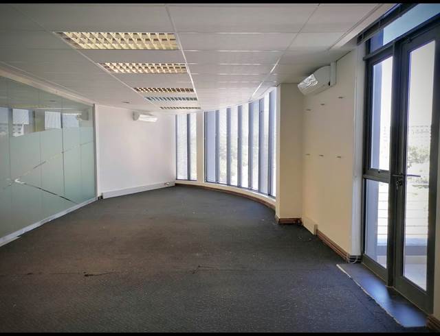 632M² OFFICE TO LET IN TYGER WATERFRONT
