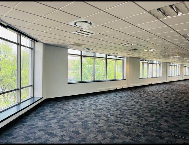 4,100M² OFFICE TO LET IN WATERFALL