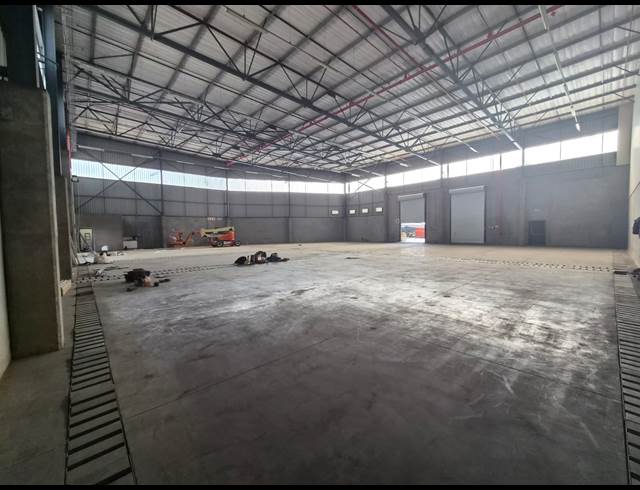 927M² WAREHOUSE TO LET IN POMONA