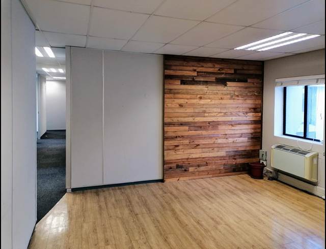 170M² BUILDING TO LET IN TYGER VALLEY