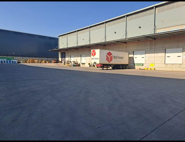 5,161M² FACTORY TO LET IN POMONA