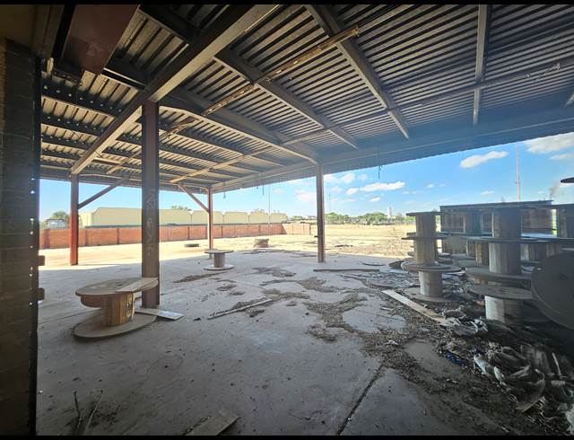 7,000M² VACANT LAND TO LET IN ROSSLYN