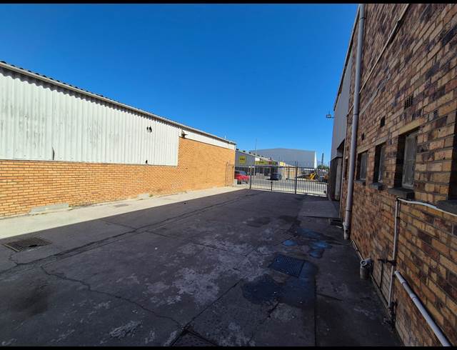 250M² WAREHOUSE TO LET IN PAROW INDUSTRIAL