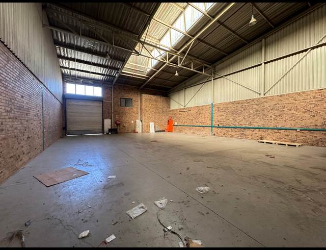 850M² WAREHOUSE TO LET IN STORMILL