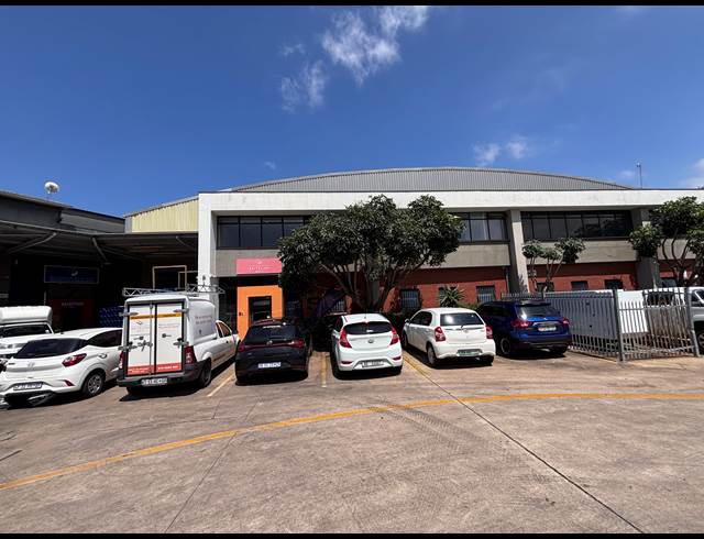 1,671M² WAREHOUSE TO LET IN RIVERHORSE VALLEY