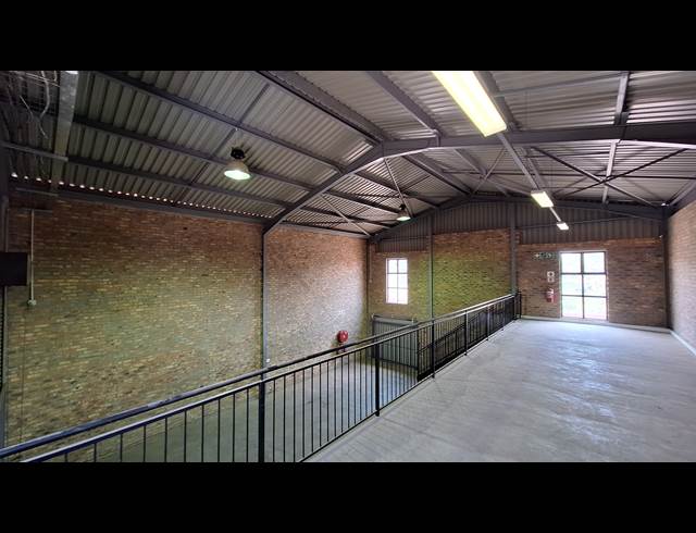 188M² WAREHOUSE TO LET IN HONEYDEW