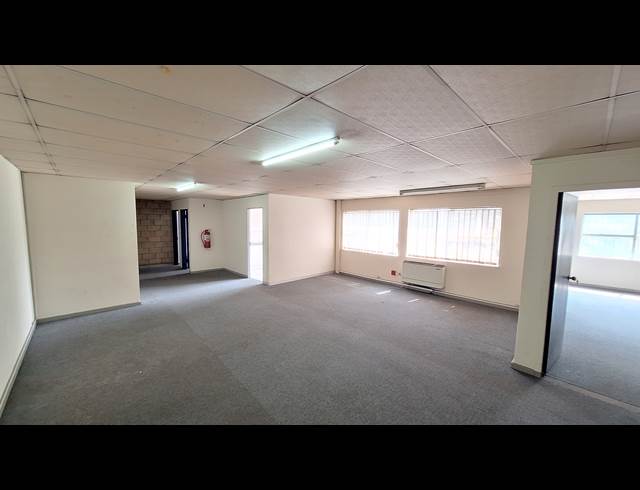 1,046M² WAREHOUSE TO LET IN ROBERTVILLE