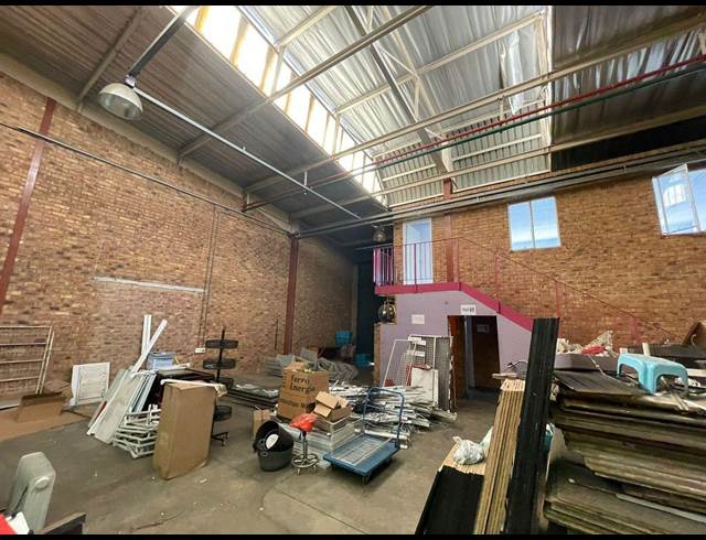 350M² WAREHOUSE TO LET IN MEADOWDALE