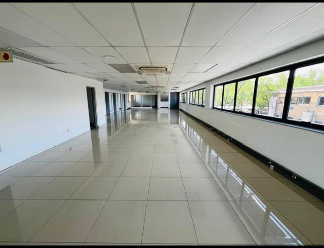 304M² OFFICE TO LET IN RANDJESPARK