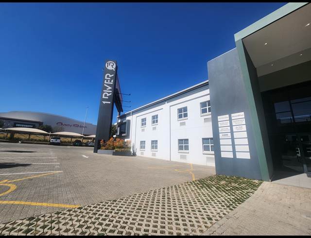 88M² OFFICE TO LET IN HALFWAY GARDENS
