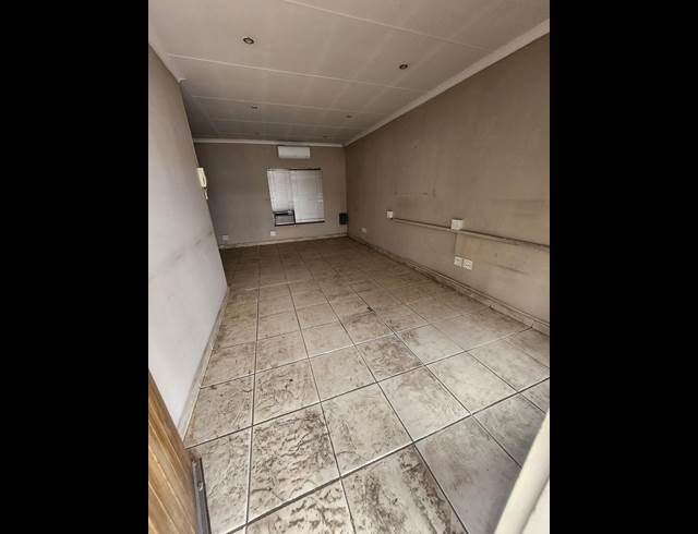 55M² OFFICE TO LET IN WITPOORTJIE AH