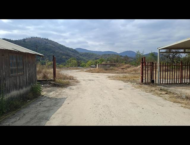20,000M² INDUSTRIAL YARD TO LET IN VINTONIA