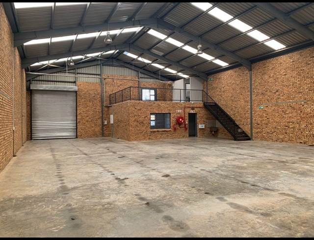 411M² WAREHOUSE TO LET IN STRIJDOMPARK