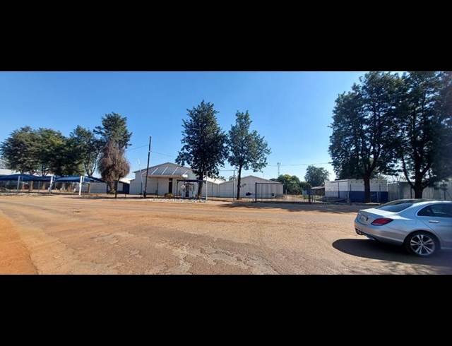 INDUSTRIAL PROPERTY TO RENT IN ROSSLYN