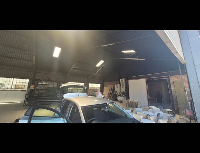 456M² WAREHOUSE TO LET IN ANDERBOLT