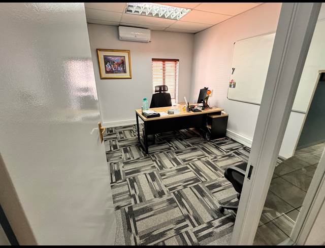 200M² OFFICE TO LET IN ROUTE 21 BUSINESS PARK