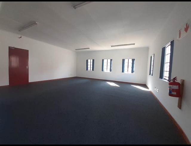 551M² WAREHOUSE TO LET IN SILVERTON