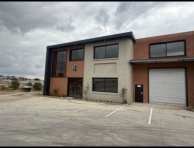 1,050M² WAREHOUSE TO LET IN SAMRAND BUSINESS PARK