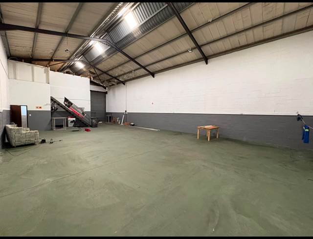 250M² WAREHOUSE TO LET IN ONVERWACHT