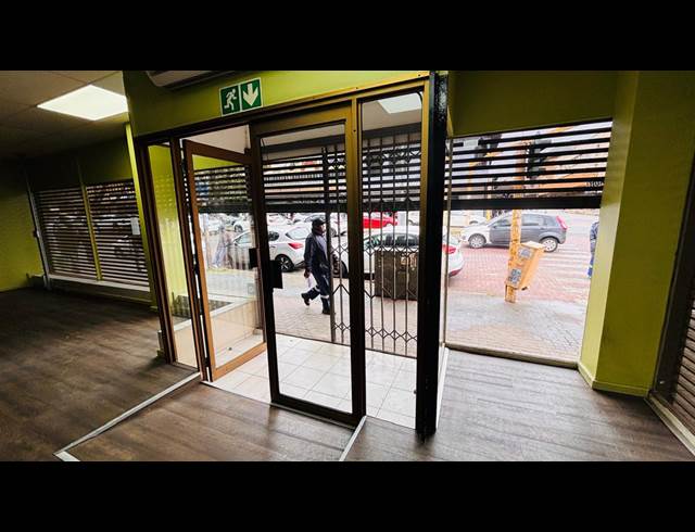 200M² BUILDING TO LET IN KRUGERSDORP CENTRAL
