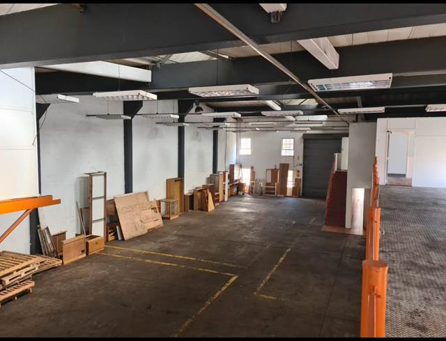 607M² WAREHOUSE TO LET IN MAXMEAD