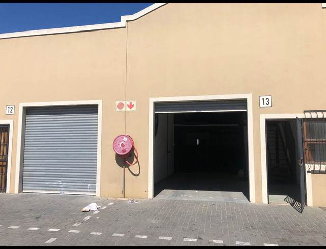 82M² WAREHOUSE TO LET IN BLACKHEATH INDUSTRIAL