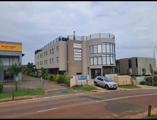 130M² MEDICAL SUITE TO LET IN BALLITO CENTRAL