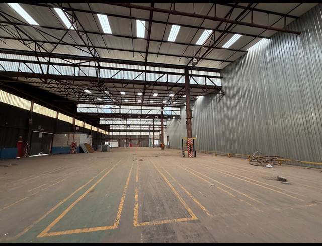 10,000M² WAREHOUSE TO LET IN CLAYVILLE