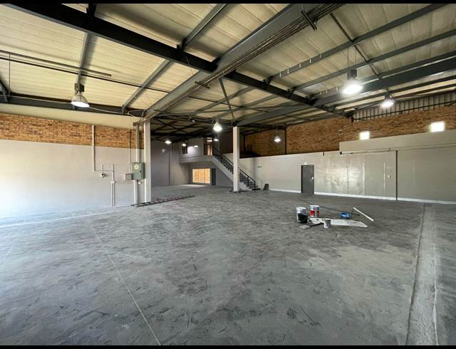 600M² WAREHOUSE TO LET IN LASER PARK