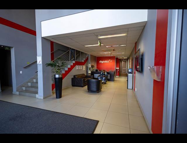 9,162M² WAREHOUSE TO LET IN WATERFALL