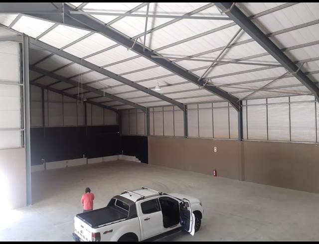 650M² WAREHOUSE TO LET IN KILLARNEY GARDENS