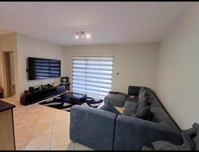 2 BEDROOM PROPERTY TO RENT IN MEYERSDAL