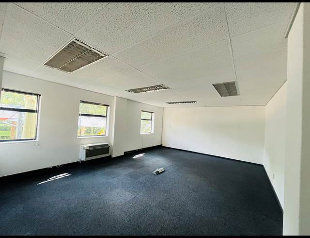 360.20M² OFFICE TO LET IN BRYANSTON