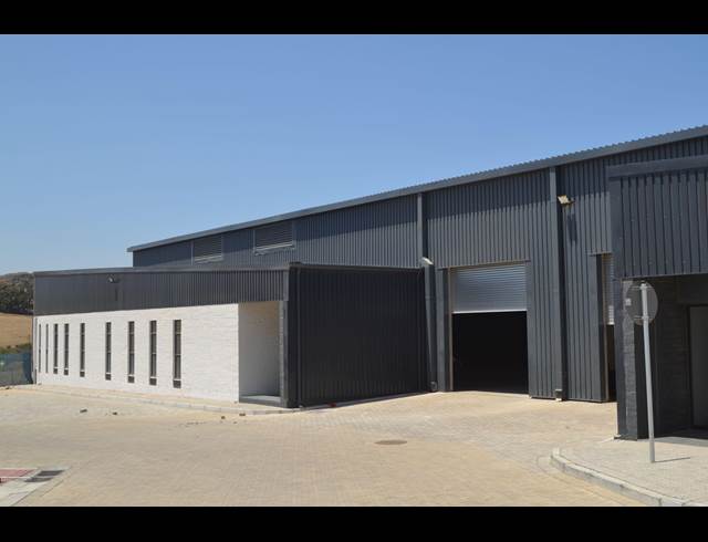 1,567M² WAREHOUSE TO LET IN ATLANTIC HILLS