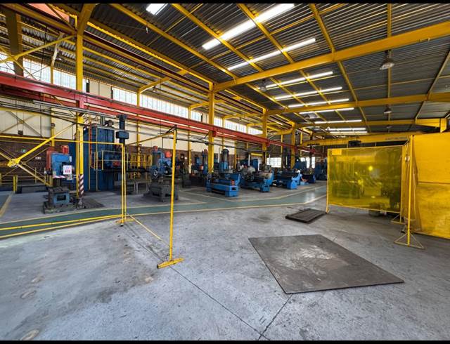 2,300M² WAREHOUSE TO LET IN ROBERTVILLE